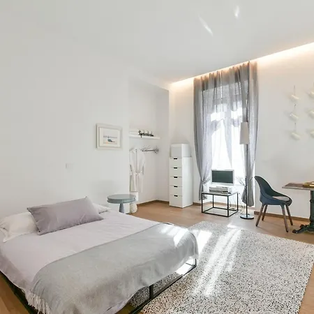 La Porta Accanto - Downtown Apartment Como